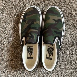 Platform camo vans size 6.5